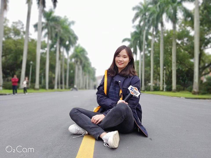 擔任TVBS記者時的工作照（Karen提供）圖片