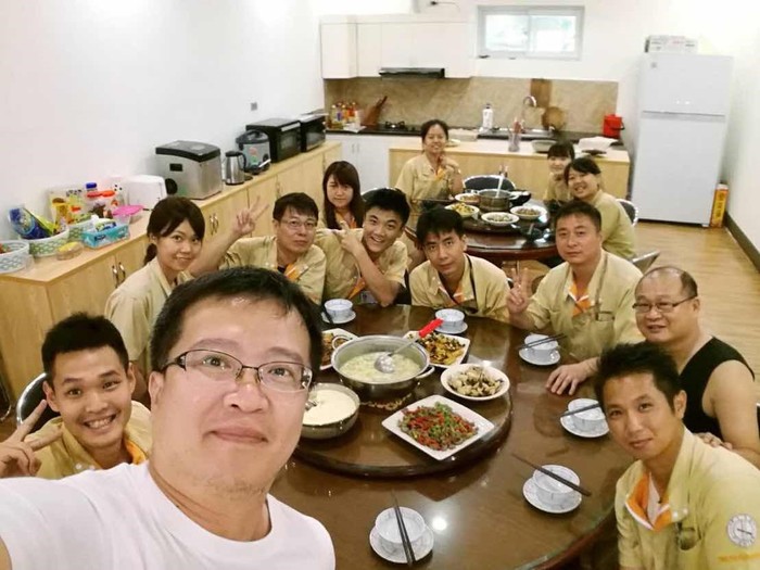 白鴻毅與同仁餐敘 培養工作默契與感情(白鴻毅提供)圖片