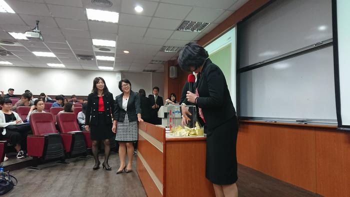 台新金控舉辦徵才說明會，現場互動熱絡（楊家華　攝）圖片