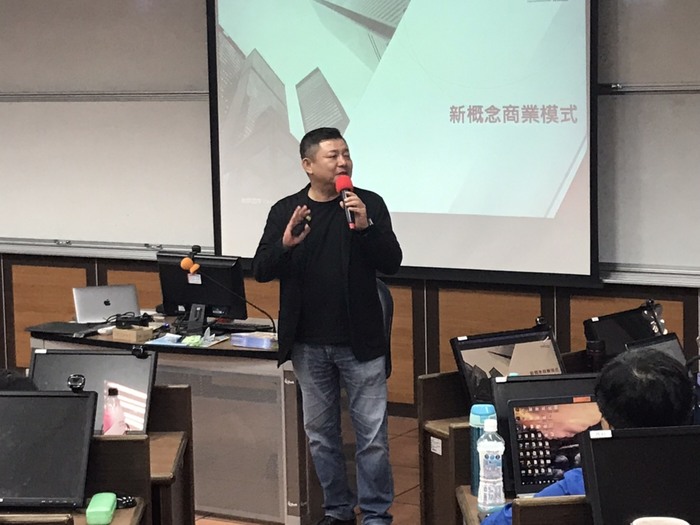黃中村認為新商業模式重點於抓住客戶痛點（林士弘　攝）圖片