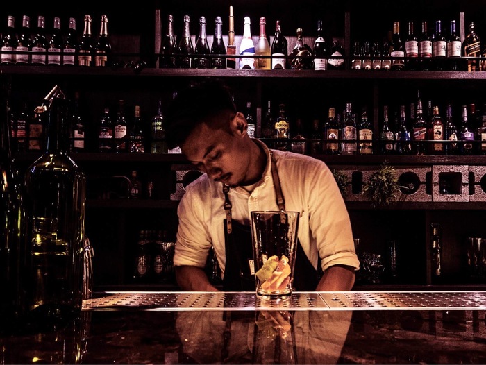 自學生時代便對餐飲業富有興趣的孫培硯 在吧台專業上選擇了調酒（孫培硯　提供）圖片