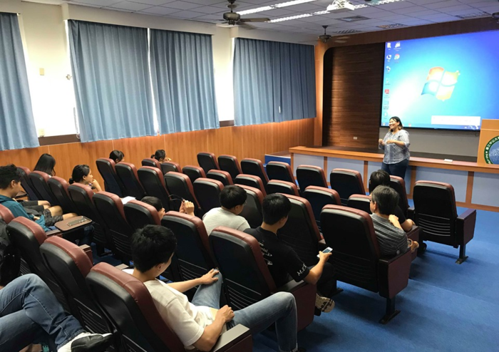 台水漏水防治課技術士李佳容　回到母校中山大學分享公職職場心得（李佳容　提供）圖片