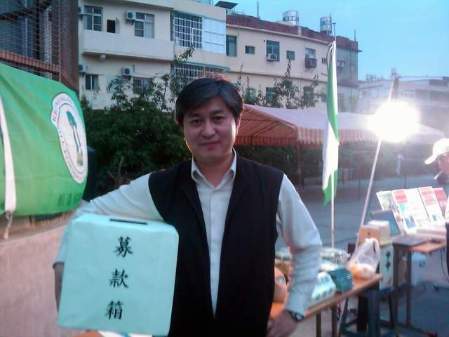 發願改變媒體環境 轉換跑道踏入政壇【照片來源：陳嘉爵提供】圖片
