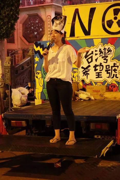 黃宜庭站上舞台　落落大方展現自信（黃宜庭提供）圖片