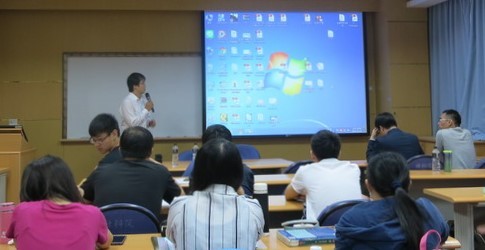 曾獻樟返回母校分享銀行授信作業流程（圖／中山經研所提供）圖片
