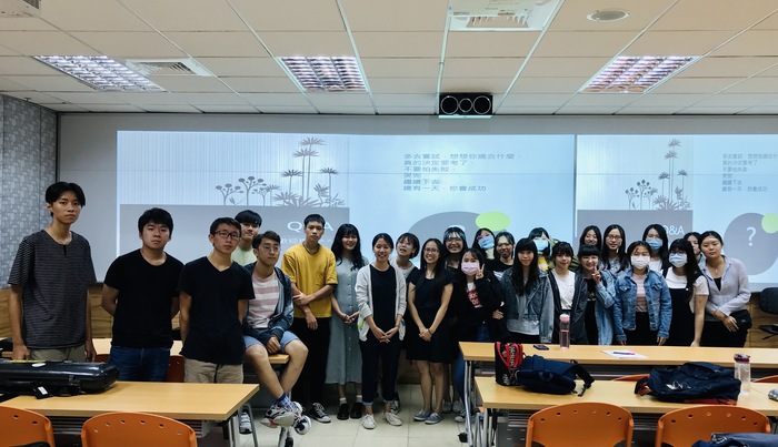 陳牧音回到母校中山大學，分享在高中的職場經驗（蔡朋樺　攝）圖片