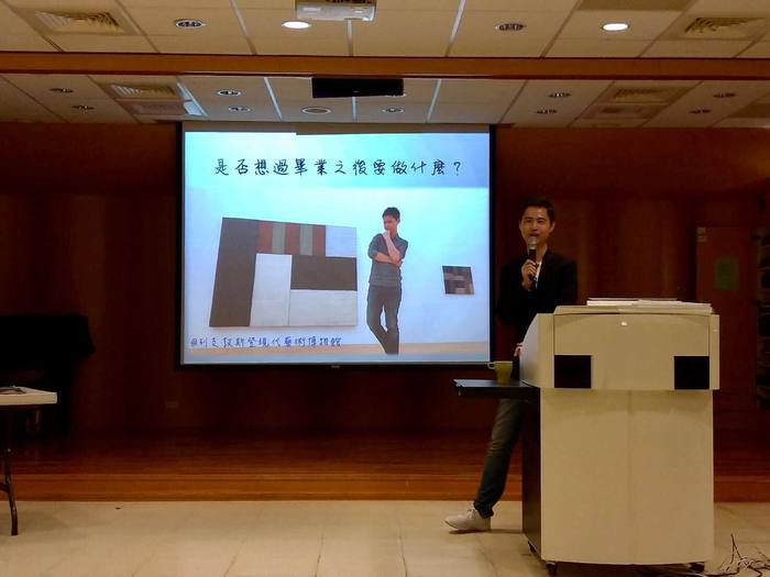 賴冠宇演講身影（中山大學音樂系  提供）圖片