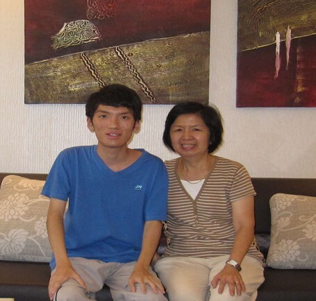 與受訪者合照圖片