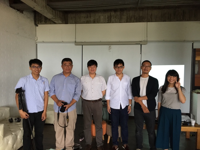 葉貞沂與計畫授課教師還有修課學生合影（葉貞沂提供）圖片