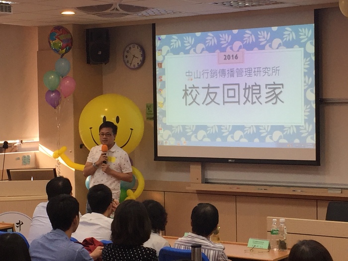 黃柏齡描述媒體現況，以及務實與理論之間的差距。（張政文／攝）圖片