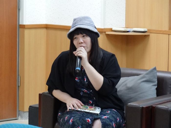 陳思安專注的闡述對藝術的態度（中山大學劇藝系　提供）圖片