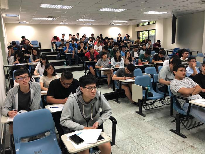 鍾木三至中山大學分享職涯經驗  現場參與者人數眾多（中山大學資工系  提供）圖片