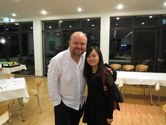 謝樺蓁跟隨樂團歐巡時，與世界知名小提琴家寇杜夫（Grzegorz Kotow）合影。（圖／謝樺蓁提供）圖片