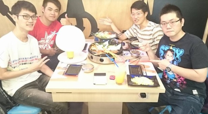 初進職場時 下班後與同事相聚吃飯很重要（陳立軒 提供）圖片