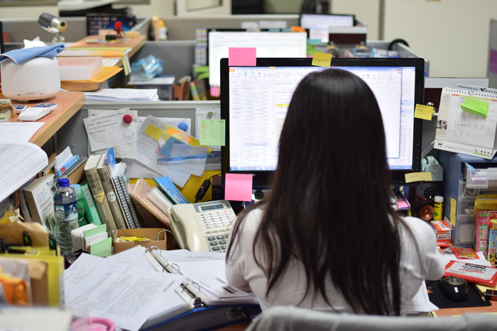 課程設計為求適準　前置作業業務繁忙（學生記者何于任攝）圖片